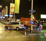 Policija prie &bdquo;NOS&ldquo; televizijos pastato.