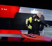 Policija sulaikė ginkluotą vyrą, kuris buvo įsiveržęs į &bdquo;NOS&ldquo; televiziją.