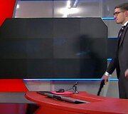 Ginkluotas vyras &bdquo;NOS&ldquo; televizijoje 