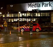 Policija prie &bdquo;NOS&ldquo; televizijos pastato.