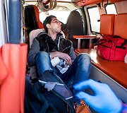 Tel Avivo autobuse palestinietis peiliu sužeidė 10 žmonių.
