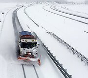 Ispanijos &scaron;iaurėje nuo kelių valomas sniegas