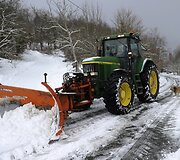 Ispanijos &scaron;iaurėje valomi apsnigti keliai