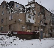 Donecke sugriuvusi dalis daugiabučio