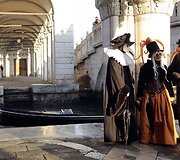 Venecijos karnavalo persirengėliai 