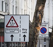 Dviauk&scaron;čio autobuso avarija Londone 