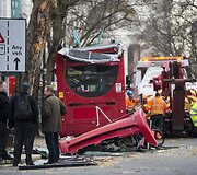 Dviauk&scaron;čio autobuso avarija Londone 