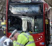 Dviauk&scaron;čio autobuso avarija Londone 