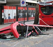 Dviauk&scaron;čio autobuso avarija Londone 
