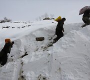 Afganistane sniego lavina pareikalavo 180 gyvybių.