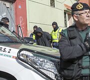 Policijos vedamas asmuo, įtariamas verbavimu į islamistų kovotojų grupuotes.