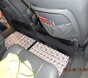 Automobilyje paslėptos kontrabandinės cigaretės 
