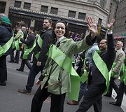 Niujorko &Scaron;v.Patriko dienos parade buvo leista žygiuoti grupei gėjų