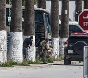 Tuniso saugumo pajėgos prie Bardo muziejaus