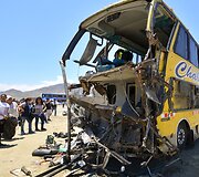 Autobusų ir vilkiko avarijos padariniai Panamerikos plente
