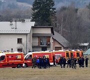 Prancūzijos gelbėtojai netoli vietos, kur sudužo oro skrydžių bendrovės &bdquo;Germanwings&ldquo; lėktuvas &bdquo;Airbus A320&ldquo;