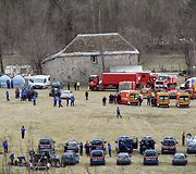 Prancūzijos gelbėtojai netoli vietos, kur sudužo oro skrydžių bendrovės &bdquo;Germanwings&ldquo; lėktuvas &bdquo;Airbus A320&ldquo;