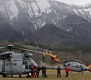 Prancūzijos gelbėtojai netoli vietos, kur sudužo oro skrydžių bendrovės &bdquo;Germanwings&ldquo; lėktuvas &bdquo;Airbus A320&ldquo;