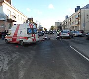 Mopedo &bdquo;Aprilia RS50&ldquo; ir automobilio &bdquo;Nissan Primera&ldquo; avarija Alytuje