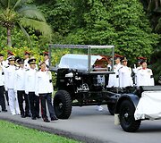 Singapūro gyventojai atidavė paskutinę pagarbą Lee Kuan Yew