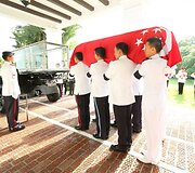 Singapūro gyventojai atidavė paskutinę pagarbą Lee Kuan Yew