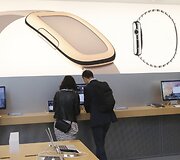 Klientai &bdquo;Apple&ldquo; parduotuvėje