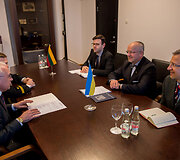 Kra&scaron;to apsaugos ministerijoje apsilankė Ukrainos ambasadorius Lietuvoje Valerijus Žovtenka