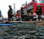 Sprogimo ir gaisro padariniai chemijos gamykloje, Kinijoje.