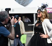 &bdquo;Aintree&ldquo; festivalio publika