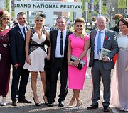 &bdquo;Aintree&ldquo; festivalio publika