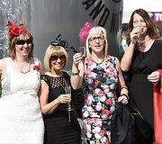 &bdquo;Aintree&ldquo; festivalio publika
