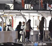 I&scaron;gelbėti migrantai Italijoje