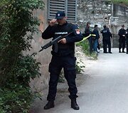Zvorniko miesto policijos nuovadoje siautėjo ginkluotas vyras