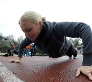 Kariuomenės vadas ir &scaron;tabo kari&scaron;kiai Vilniaus Vingio parko stadione
