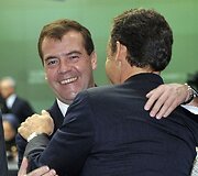 Rusijos prezidentas Dmitrijus Medvedevas ir Prancūzijos prezidentas Nicolas Sarkozy
