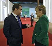 Rusijos prezidentas Dmitrijus Medvedevas ir Vokietijos kanclerė Angela Merkel
