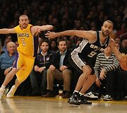 Steve Blake ir Tony Parkeris