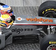Jensono Buttono ir Lewiso Hamiltono &scaron;almai ant formulės