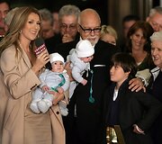 Celine Dion su vyru Rene Angelilu ir dvynukais Nelsonu ir Eddy