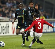 Rodas Fanni,  Loicas Remy (centre) ir Patriceas Evra