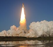 &bdquo;Discovery&ldquo; erdvėlaivio pakilimo akimirka.