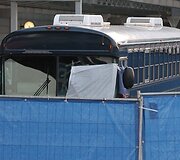 Autobusas uždengtais stiklais