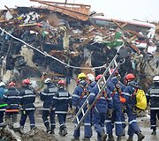 Italijos, Prancūzijos ir Monako gelbėtojai Natori mieste.