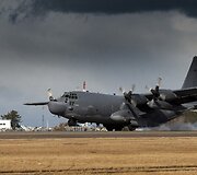 JAV karinis lėktuvas &bdquo;MC-130H Combat Talon II&ldquo; nusileido Sendajaus oro uoste