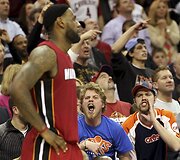 LeBrono Jameso fone Klivlando &bdquo;Cavaliers&ldquo; sirgaliai