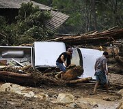 Purvo nuo&scaron;liaužos padariniai Nakau miestelyje