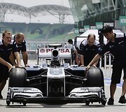 Stumiama lenktynininko Pastoro Maldonado formulė