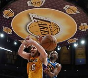 Pau Gasolis ir Carlas Landry