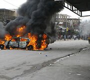Degantis policijos automobilis