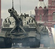Tankų paradas Raudonojoje aik&scaron;tejė